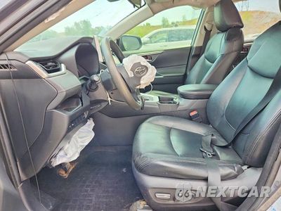 Zdjęcie 7 z 13 samochodu: 2020 TOYOTA RAV4 XLE VIN:JTMP1RFV0LD054012 - miniatura