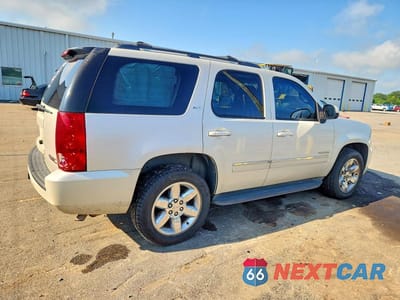 Trzecie zdjęcie samochodu z tyłu: 2010 GMC YUKON SLT VIN:1GKUCCE06AR237337 - miniatura