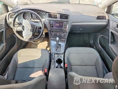 Zdjęcie 8 z 12 samochodu: 2018 VOLKSWAGEN GOLF SPORTWAGEN S VIN:3VW117AU8JM752973 - miniatura