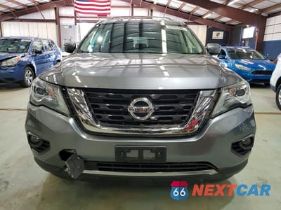 Piąte zdjęcie samochodu w środku: 2018 NISSAN PATHFINDER SV VIN:5N1DR2MMXJC664091 - miniatura