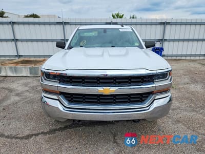 Piąte zdjęcie samochodu w środku: 2018 CHEVROLET SILVERADO K1500 VIN:1GCVKNEH4JZ326800 - miniatura