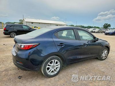 Trzecie zdjęcie samochodu z tyłu: 2018 TOYOTA YARIS IA BASE VIN:3MYDLBYV2JY329845 - miniatura
