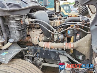 Zdjęcie 11 z 14 samochodu: 2018 FREIGHTLINER CASCADIA 125 SEMI TRUCK VIN:3AKJGLDR5JSJH8828 - miniatura