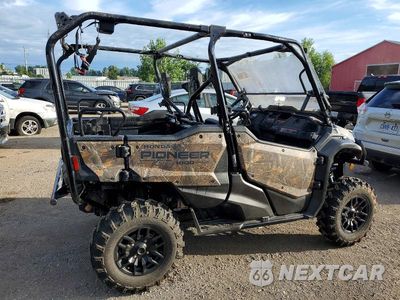 Czwarte zdjęcie samochodu z boku: 2023 HONDA PIONEER UTILITY VEHICLE VIN:1HFVE04S4P4700017 - miniatura