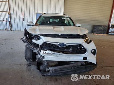 Piąte zdjęcie samochodu w środku: 2022 TOYOTA HIGHLANDER HYBRID XLE VIN:5TDHBRCH0NS549494 - miniatura
