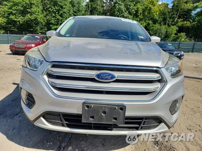 Piąte zdjęcie samochodu w środku: 2019 FORD ESCAPE SE VIN:1FMCU9GD0KUB83924 - miniatura