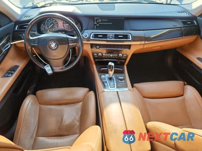 Zdjęcie 8 z 12 samochodu: 2011 BMW 750 LXI VIN:WBAKC8C5XBC434415 - miniatura