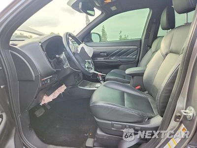 Zdjęcie 7 z 14 samochodu: 2020 MITSUBISHI OUTLANDER SEL VIN:JA4J24A58LZ009880 - miniatura