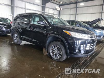 Czwarte zdjęcie samochodu z boku: 2018 TOYOTA HIGHLANDER XLE VIN:5TDJZRFH8JS529819 - miniatura