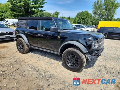 Czwarte zdjęcie samochodu z boku: 2026 FORD BRONCO BADLANDS VIN:1FMEE9BH8TLA53400 - miniatura