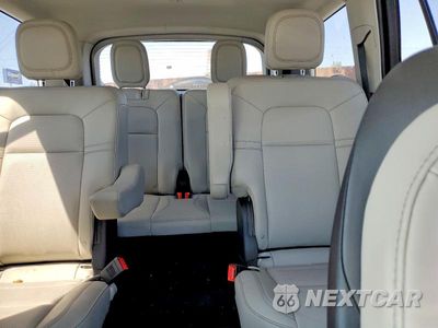 Zdjęcie 10 z 13 samochodu: 2025 LINCOLN AVIATOR VIN:5LM5J6WC2SGL25226 - miniatura
