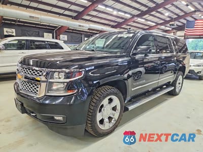 2019 CHEVROLET SUBURBAN K1500 LT 1GNSKHKC4KR150174 - główne zdjęcie licytacji z USA - miniatura