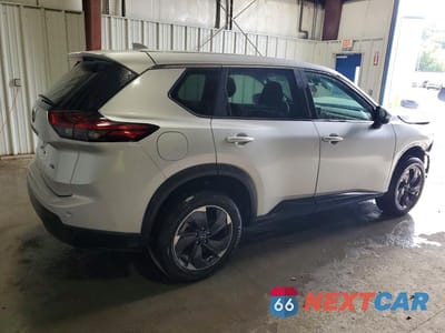Trzecie zdjęcie samochodu z tyłu: 2025 NISSAN ROGUE SV VIN:5N1BT3BB7SC811128 - miniatura