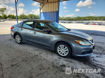 Czwarte zdjęcie samochodu z boku: 2016 NISSAN ALTIMA 2.5 S VIN:1N4AL3AP0GN368626 - miniatura