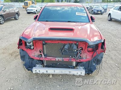 Piąte zdjęcie samochodu w środku: 2017 TOYOTA TACOMA TRD SPORT VIN:5TFDZ5BN0HX027019 - miniatura