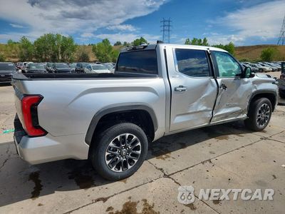 Trzecie zdjęcie samochodu z tyłu: 2026 TOYOTA TUNDRA CREWMAX LIMITED VIN:5TFJA5DB9TX381885 - miniatura