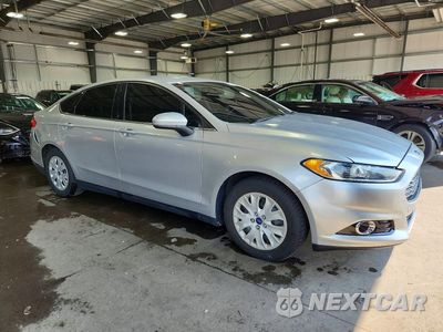 Czwarte zdjęcie samochodu z boku: 2014 FORD FUSION S VIN:1FA6P0G76E5358700 - miniatura