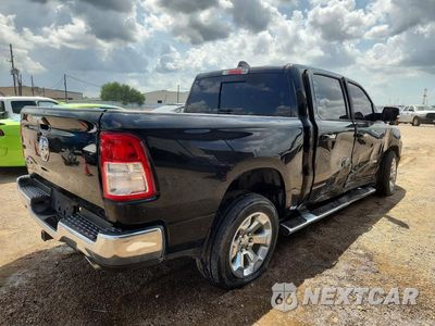 Trzecie zdjęcie samochodu z tyłu: 2019 RAM 1500 BIG HORN VIN:1C6RREFT2KN812571 - miniatura
