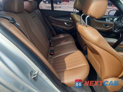 Zdjęcie 10 z 12 samochodu: 2018 MERCEDES-BENZ E 300 4MATIC VIN:WDDZF4KB3JA343964 - miniatura