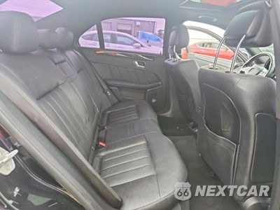 Zdjęcie 10 z 12 samochodu: 2012 MERCEDES-BENZ E 550 4MATIC VIN:WDDHF9BB5CA545328 - miniatura
