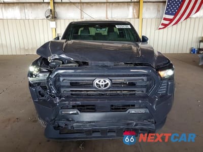 Piąte zdjęcie samochodu w środku: 2025 TOYOTA TACOMA SR5 VIN:3TMKB5FN6SM051344 - miniatura