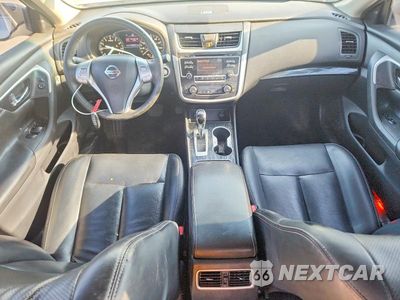 Zdjęcie 8 z 12 samochodu: 2017 NISSAN ALTIMA 2.5 SL VIN:1N4AL3AP9HC173511 - miniatura