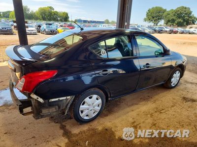 Trzecie zdjęcie samochodu z tyłu: 2015 NISSAN VERSA 1.6 S PLUS VIN:3N1CN7AP0FL947069 - miniatura