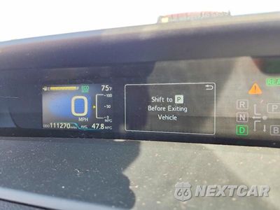 Zdjęcie 9 z 12 samochodu: 2017 TOYOTA PRIUS THREE TOURING VIN:JTDKARFU1H3536728 - miniatura