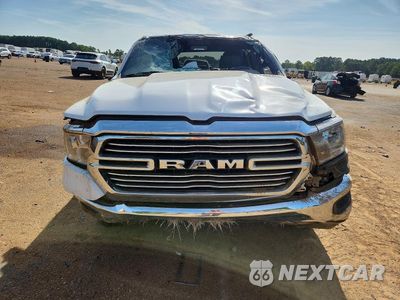 Piąte zdjęcie samochodu w środku: 2024 RAM 1500 LARAMIE VIN:1C6RREJTXRN220109 - miniatura