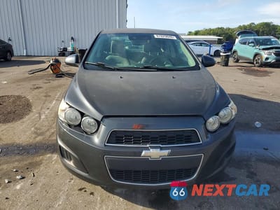Piąte zdjęcie samochodu w środku: 2015 CHEVROLET SONIC LT VIN:1G1JC5SH6F4141368 - miniatura