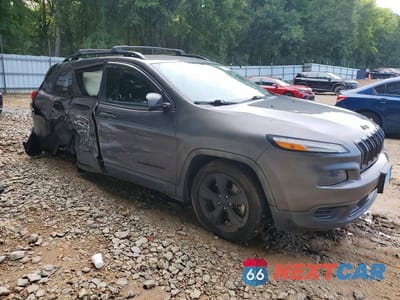 Czwarte zdjęcie samochodu z boku: 2017 JEEP CHEROKEE SPORT VIN:1C4PJLAB3HW666971 - miniatura