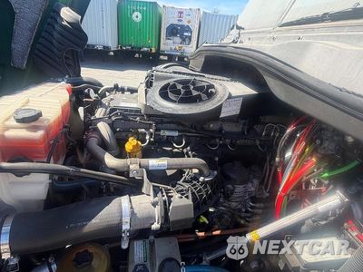 Zdjęcie 7 z 10 samochodu: 2017 FREIGHTLINER CASCADIA VIN:1FUBGDDR7HLHL9599 - miniatura