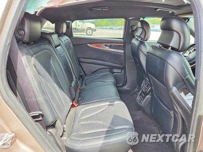 Zdjęcie 11 z 14 samochodu: 2019 LINCOLN NAUTILUS RESERVE VIN:2LMPJ8LP4KBL15825 - miniatura