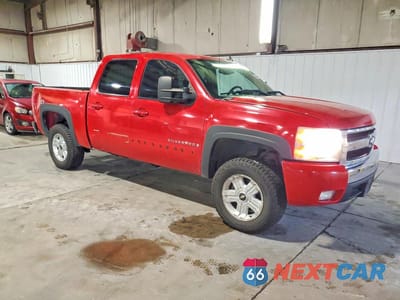 Czwarte zdjęcie samochodu z boku: 2007 CHEVROLET SILVERADO K1500 CREW CAB VIN:2GCEK13M771672611 - miniatura