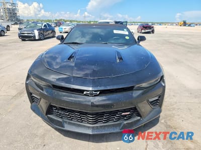 Piąte zdjęcie samochodu w środku: 2016 CHEVROLET CAMARO SS VIN:1G1FH3D74G0180548 - miniatura