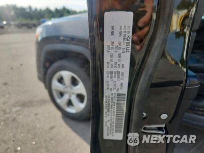 Zdjęcie 12 z 12 samochodu: 2019 JEEP COMPASS LATITUDE VIN:3C4NJDBB8KT600067 - miniatura