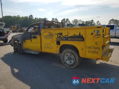 Drugie zdjęcie samochodu z przodu: 2005 CHEVROLET SILVERADO C2500 HEAVY DUTY VIN:1GBHC24U15E298818 - miniatura