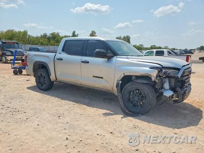 Czwarte zdjęcie samochodu z boku: 2022 TOYOTA TUNDRA SR5 VIN:5TFLA5DB0NX040290 - miniatura