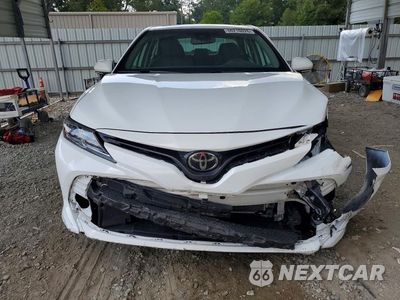 Piąte zdjęcie samochodu w środku: 2019 TOYOTA CAMRY LE VIN:4T1B11HK9KU813314 - miniatura