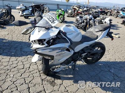 Trzecie zdjęcie samochodu z tyłu: 2025 KAWASAKI EX500 H VIN:ML5EXGH11SDA48171 - miniatura