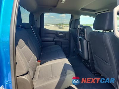 Zdjęcie 10 z 12 samochodu: 2022 CHEVROLET SILVERADO K1500 CUSTOM VIN:3GCPDBEK7NG566619 - miniatura