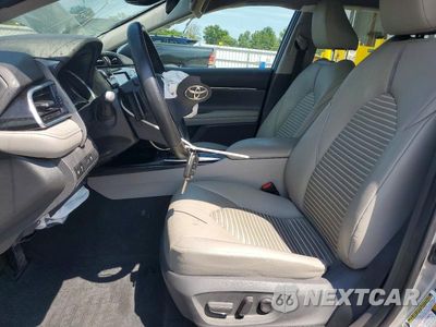 Zdjęcie 7 z 12 samochodu: 2018 TOYOTA CAMRY SE VIN:4T1B11HK6JU108341 - miniatura