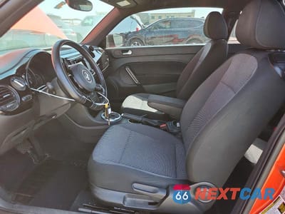 Zdjęcie 7 z 12 samochodu: 2018 VOLKSWAGEN BEETLE S VIN:3VWFD7AT1JM701397 - miniatura