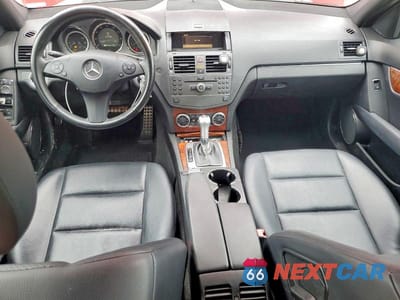 Zdjęcie 8 z 12 samochodu: 2010 MERCEDES-BENZ C 300 4MATIC VIN:WDDGF8BBXAR090044 - miniatura