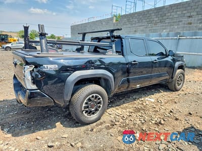 Trzecie zdjęcie samochodu z tyłu: 2025 TOYOTA TACOMA TRD OFF-ROAD VIN:3TMLB5JN8SM179080 - miniatura
