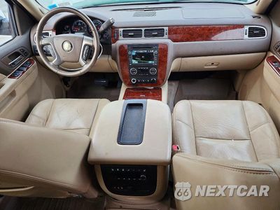 Zdjęcie 8 z 13 samochodu: 2010 CHEVROLET SUBURBAN K1500 LTZ VIN:1GNUKKE31AR273981 - miniatura