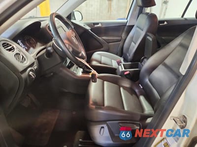 Zdjęcie 7 z 13 samochodu: 2017 VOLKSWAGEN TIGUAN S VIN:WVGBV7AXXHW513338 - miniatura