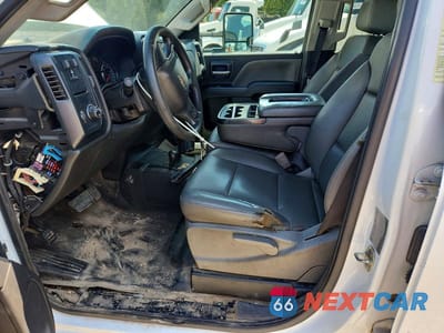 Zdjęcie 7 z 12 samochodu: 2018 CHEVROLET SILVERADO K3500 VIN:1GB4KYCY3JF125122 - miniatura