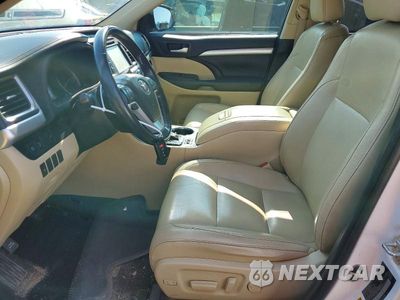 Zdjęcie 7 z 12 samochodu: 2019 TOYOTA HIGHLANDER XLE VIN:5TDKZRFH6KS569872 - miniatura