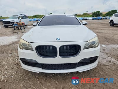 Piąte zdjęcie samochodu w środku: 2013 BMW 750 LI VIN:WBAYE8C54DD133463 - miniatura